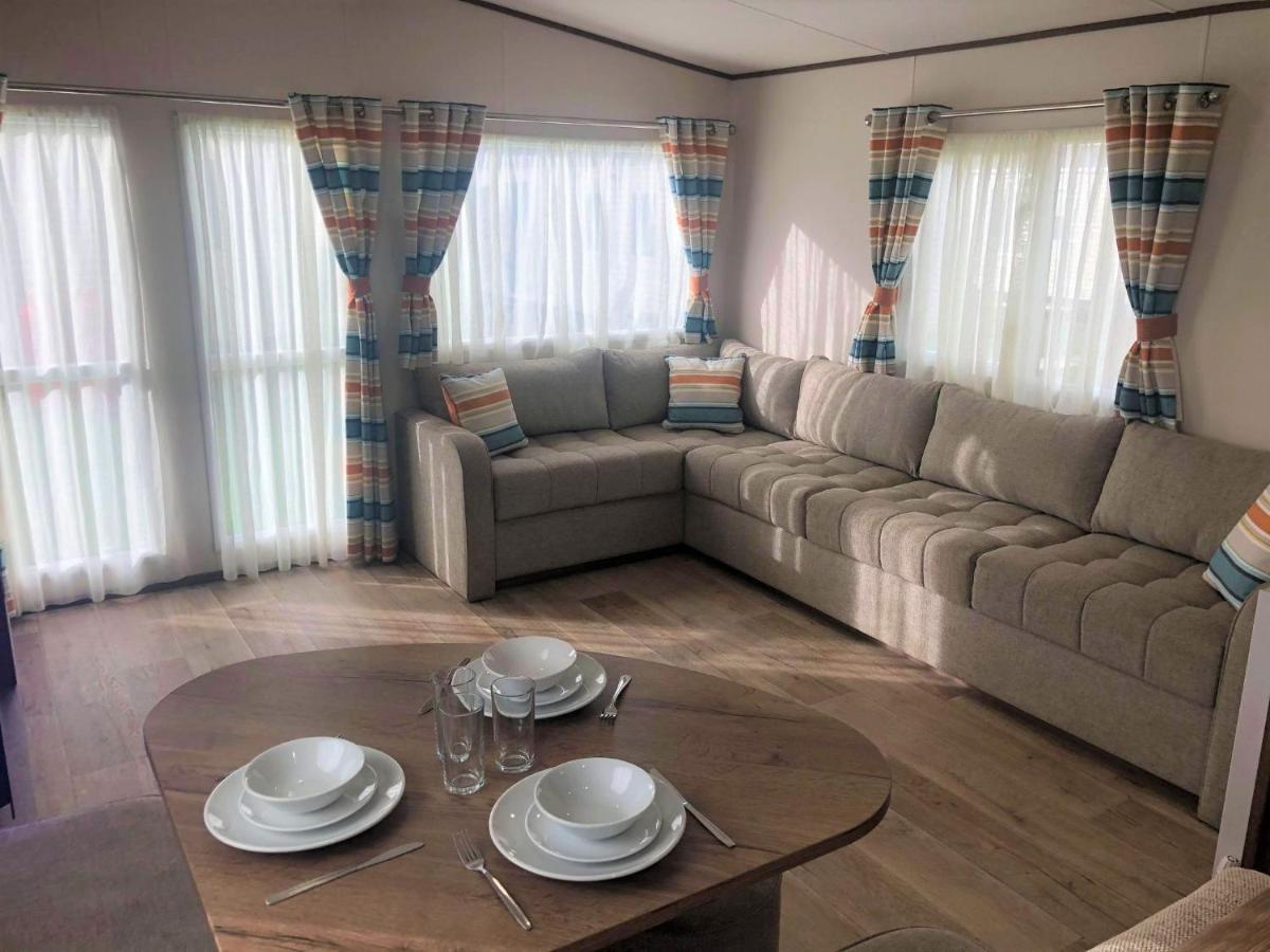 Larch Superior Holiday Home Чапел-Сент-Леонардс Экстерьер фото