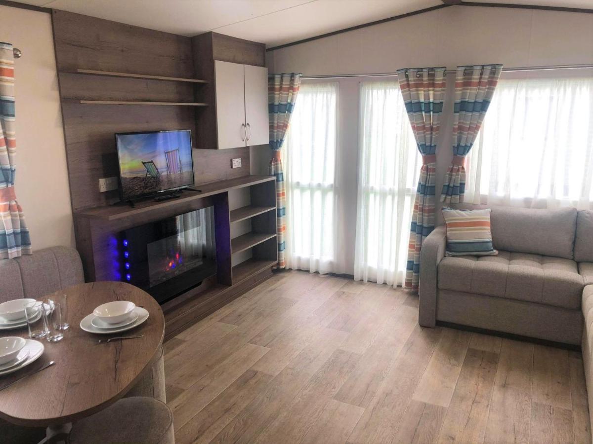 Larch Superior Holiday Home Чапел-Сент-Леонардс Экстерьер фото
